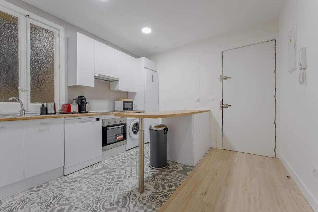Modern Apt Para 6Px En La Plaza De Tirso De Molina Madrid Ngoại thất bức ảnh