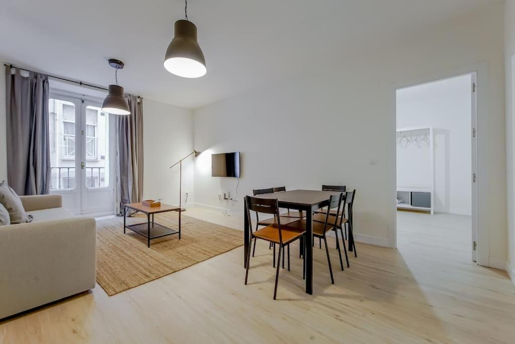 Modern Apt Para 6Px En La Plaza De Tirso De Molina Madrid Ngoại thất bức ảnh