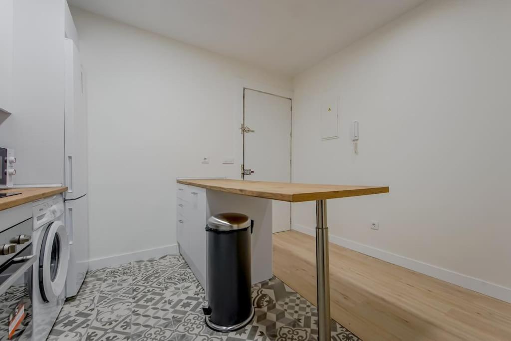 Modern Apt Para 6Px En La Plaza De Tirso De Molina Madrid Ngoại thất bức ảnh