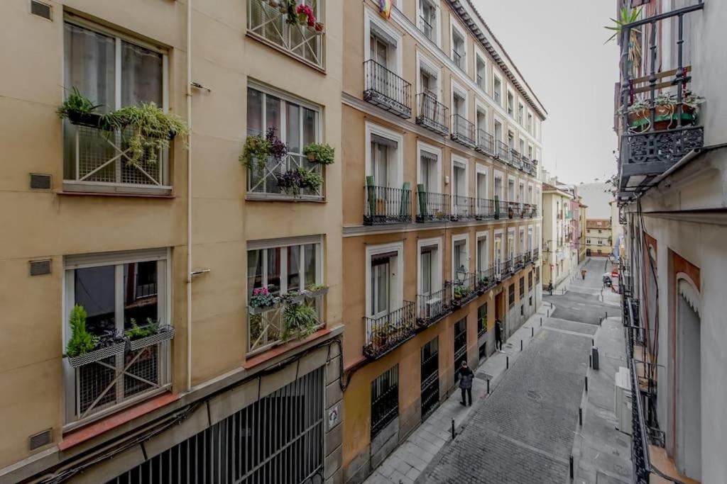 Modern Apt Para 6Px En La Plaza De Tirso De Molina Madrid Ngoại thất bức ảnh