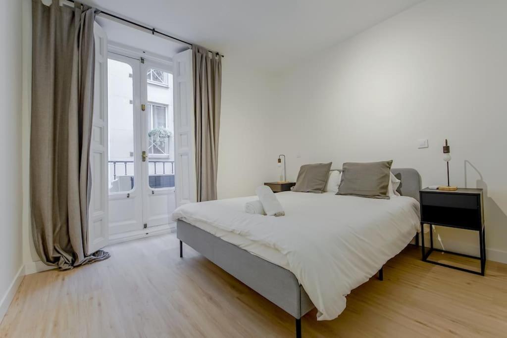 Modern Apt Para 6Px En La Plaza De Tirso De Molina Madrid Ngoại thất bức ảnh