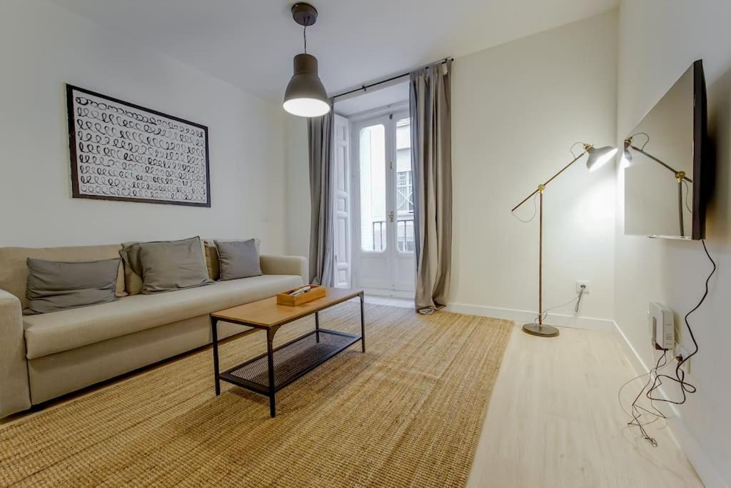 Modern Apt Para 6Px En La Plaza De Tirso De Molina Madrid Ngoại thất bức ảnh